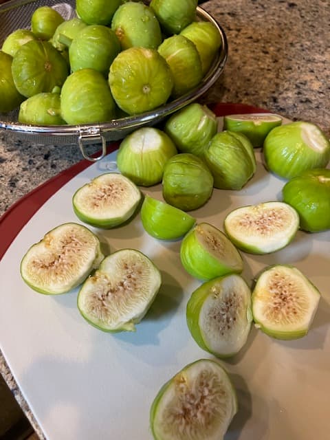 figs both whole and cut in half